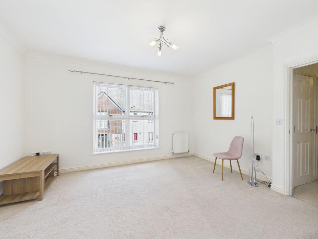 Apartment in Penryn, Bissom - View 3