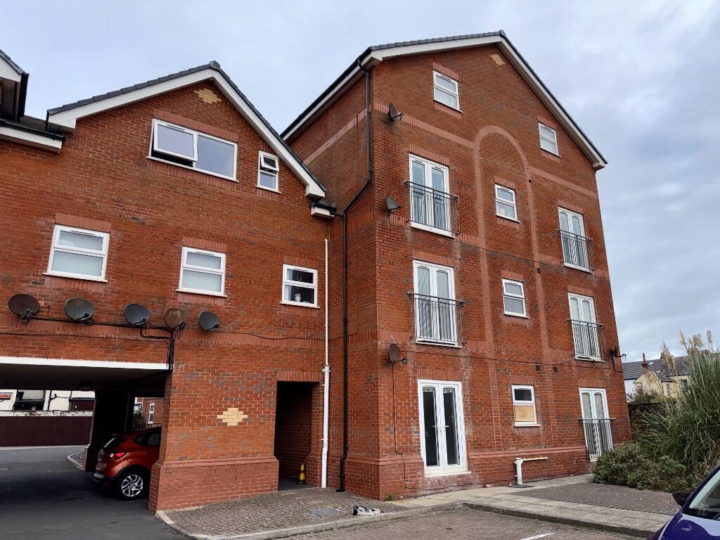 2-bed flat on Osborne Road, Blackpool, Lancashire, FY4, £69,950