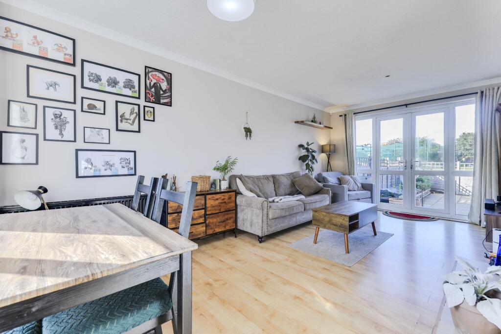 House in Leeds, Crimbles, Swinnow - View 4