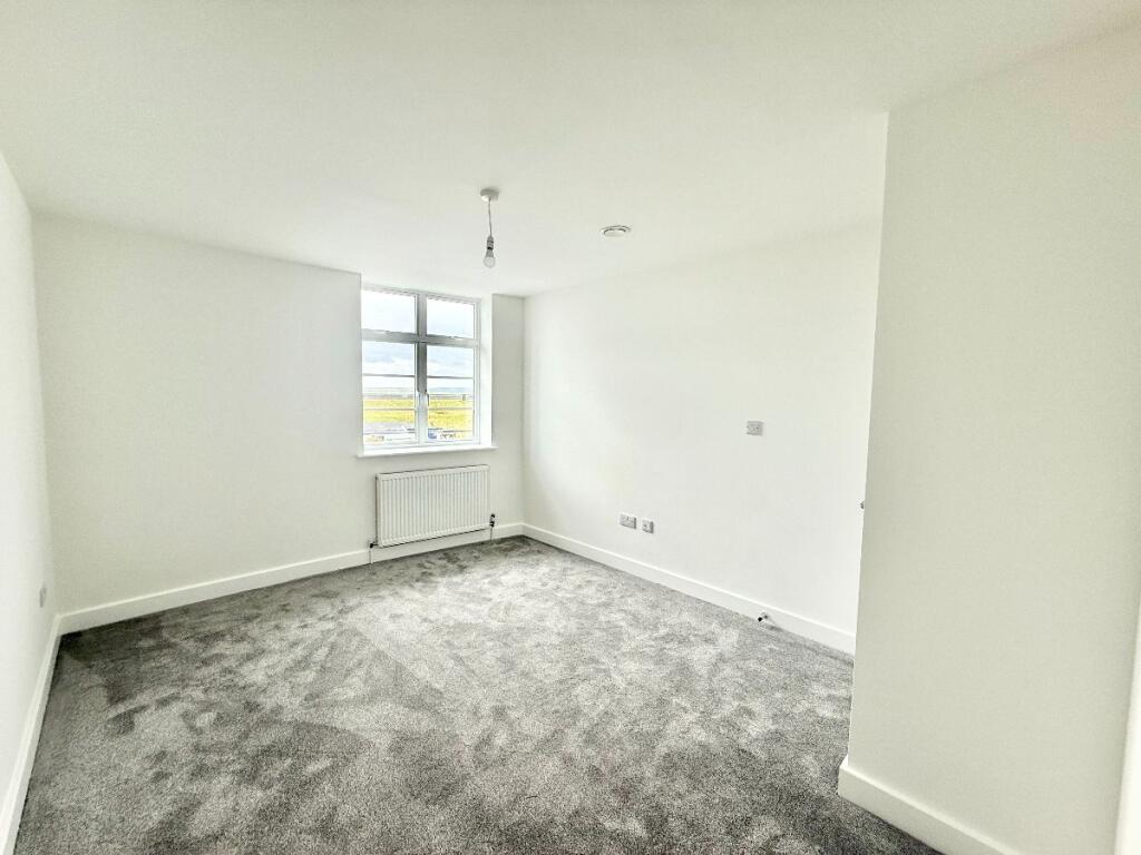 Apartment in Southend-on-Sea - View 5