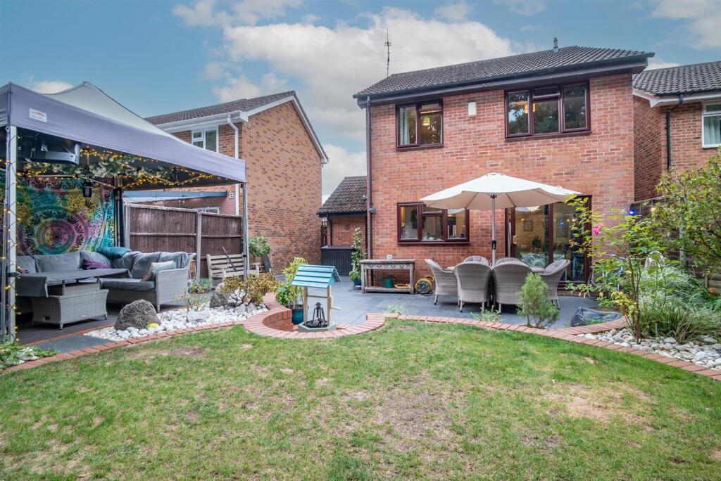 House in Basingstoke and Deane, Cufaude Village, Chineham - View 4