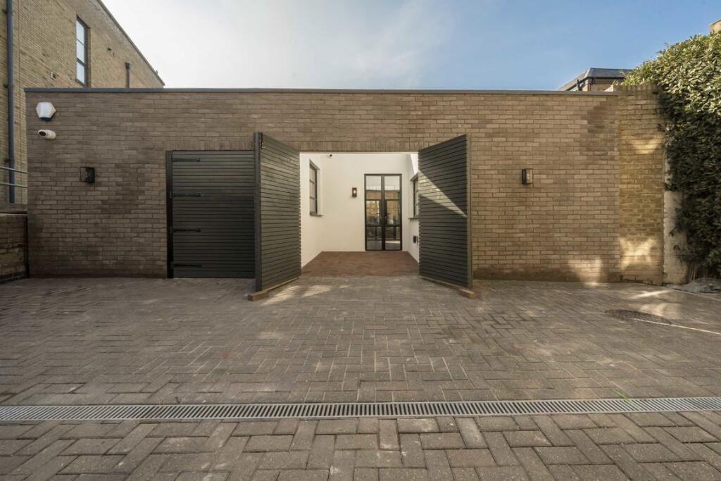 Main image of property: High Street, Brentford