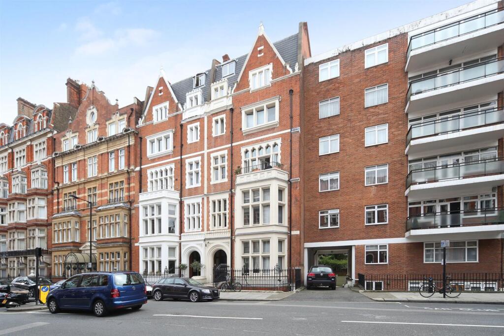 Main image of property: Palace Court, Notting Hill / Bayswater, W2