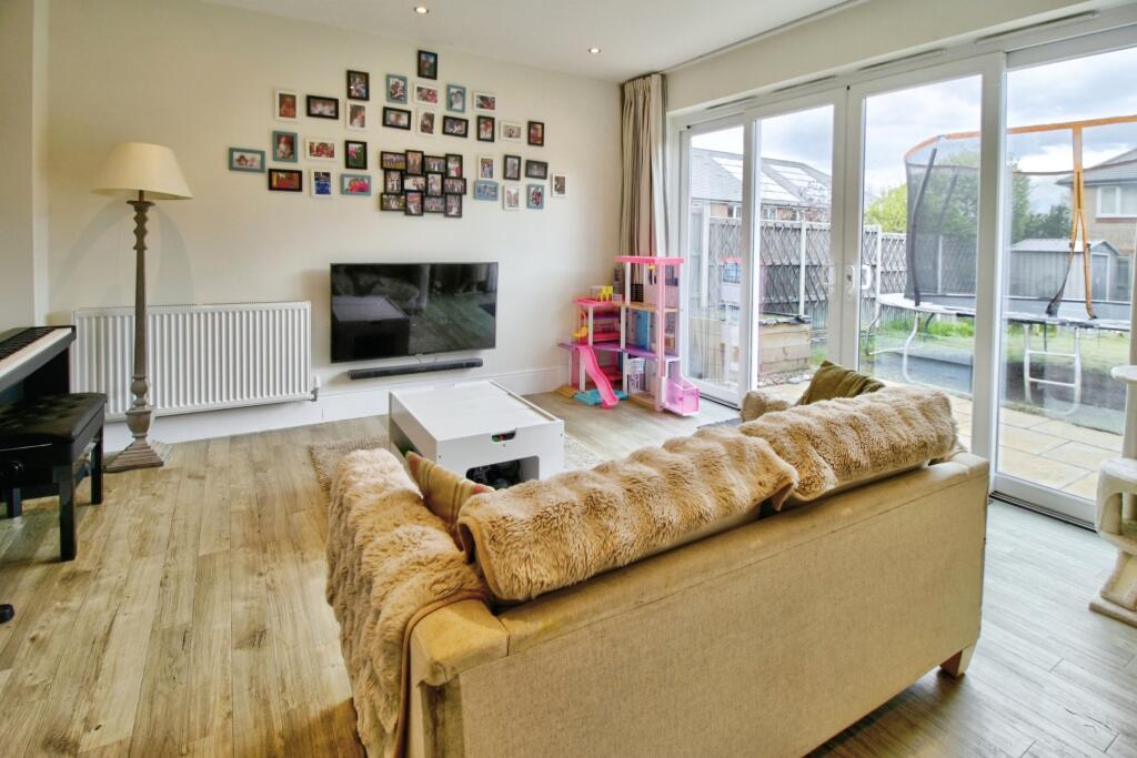 House in Tonbridge - More