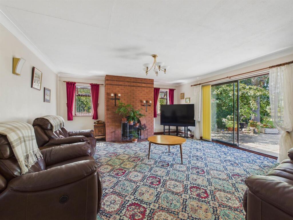 House in Worcester - View 4
