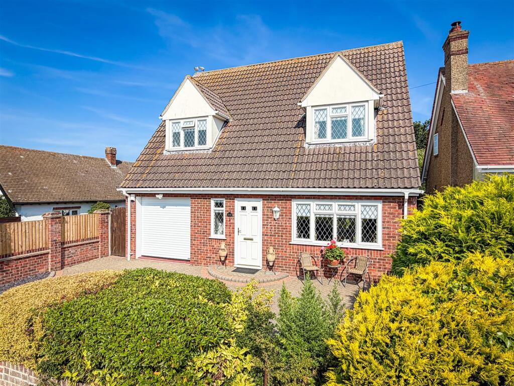 Main image of property: Carlton Road, East Clacton, Essex