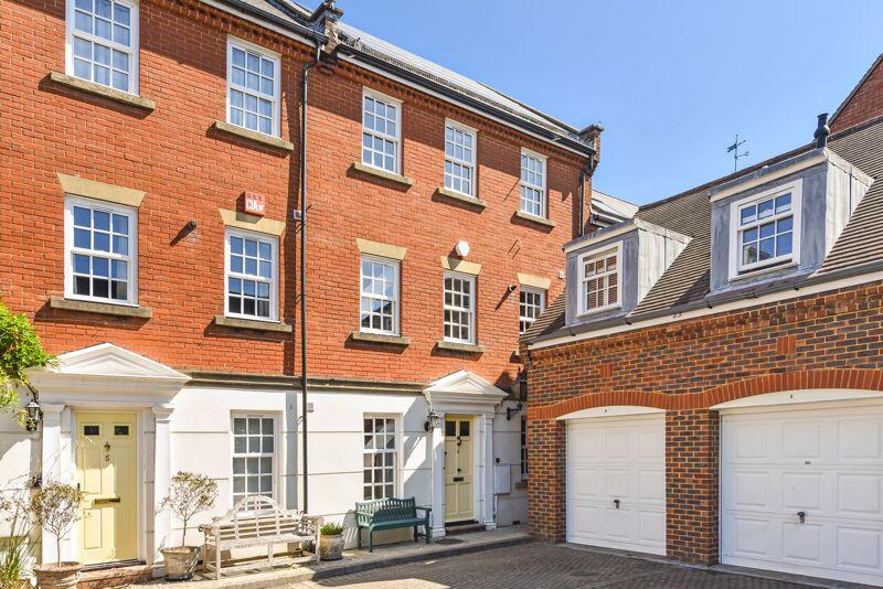 4-bed terraced on Frobisher Gardens, Emsworth, £550,000