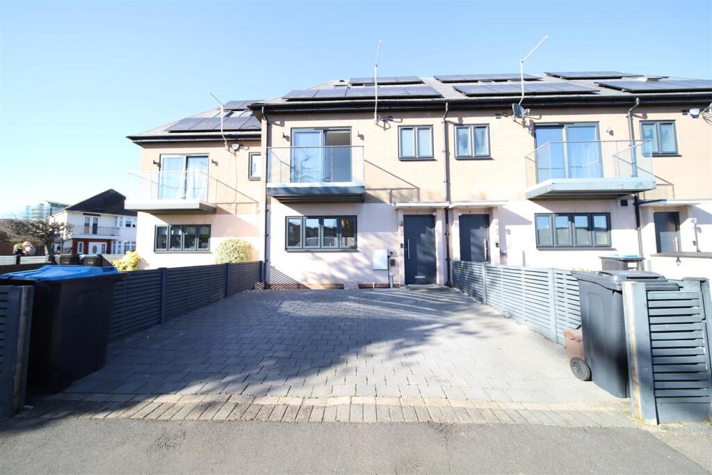 Main image of property: LINCOLN ROAD, ENFIELD TOWN, EN1