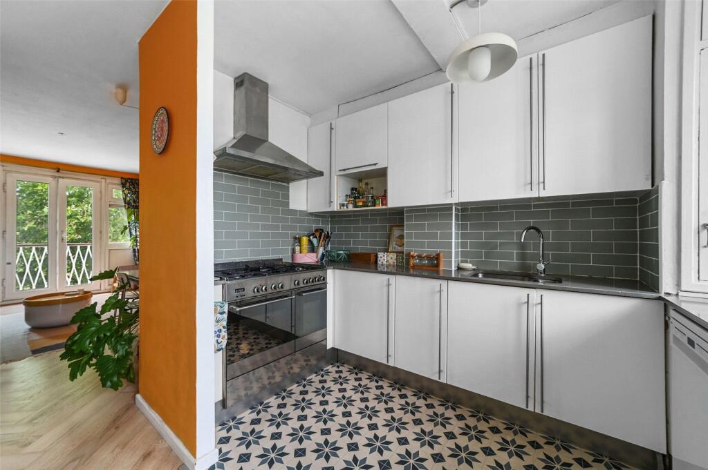 Apartment in London - View 4