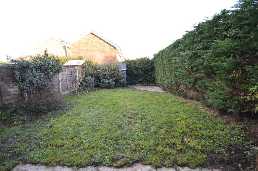 Denham Close, Wivenhoe photo 3