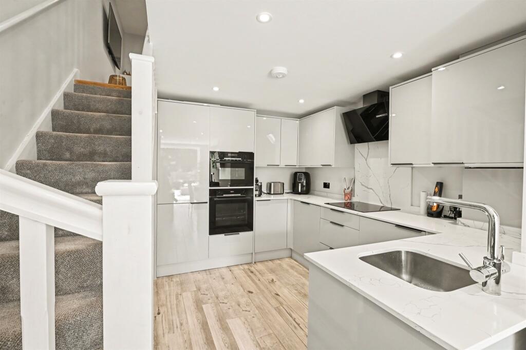 House in Dacorum, Berkhamsted - View 4