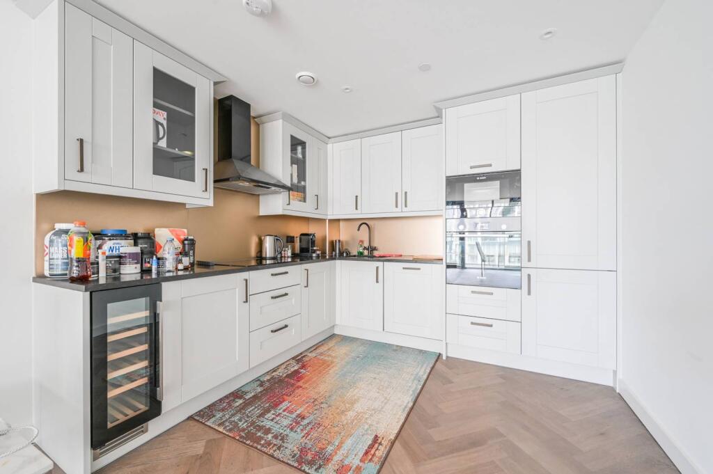 Main image of property: Merino Gardens, Wapping, London, E1W