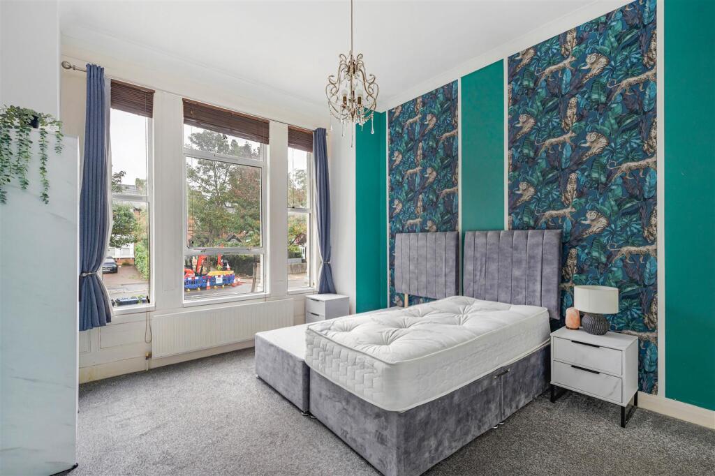 Apartment in London - More