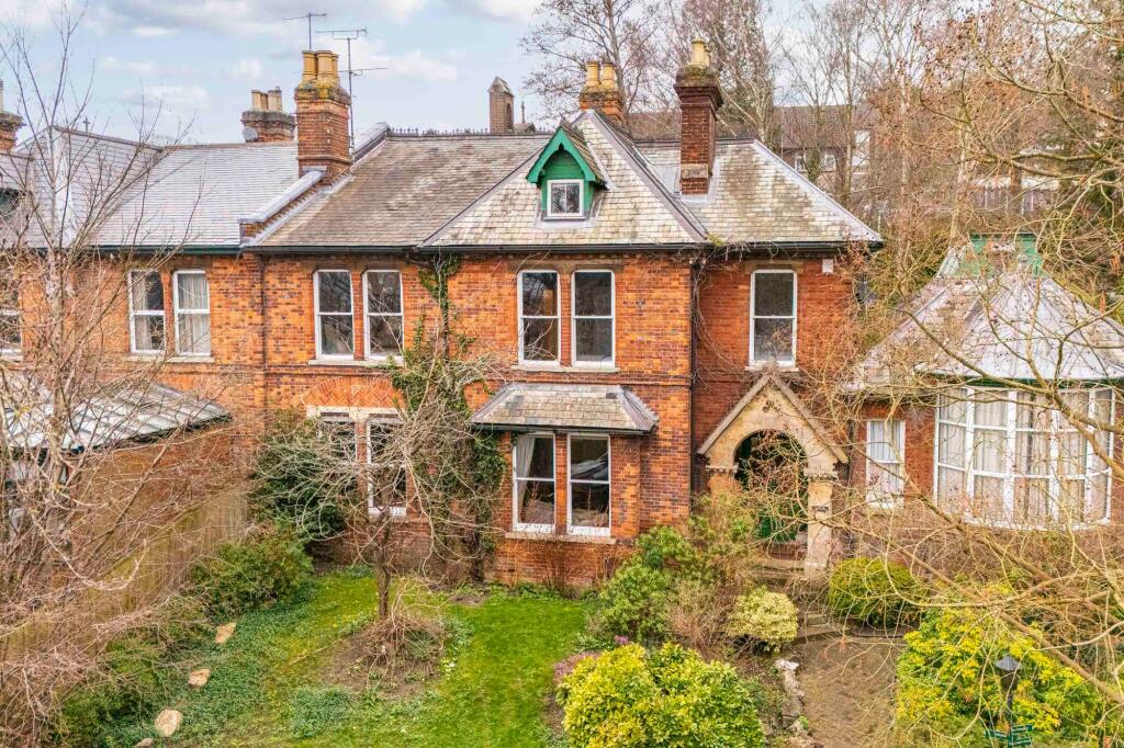 Main image of property: Amersham Hill, High Wycombe, HP13