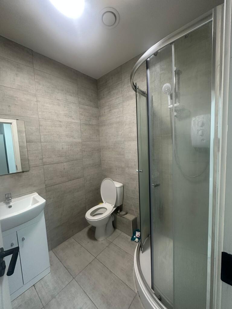 Apartment in Charnwood, Shelthorpe - More