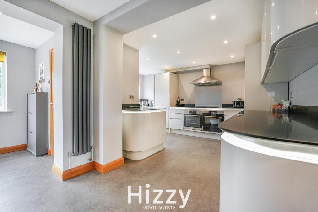 House in Hadleigh - View 2