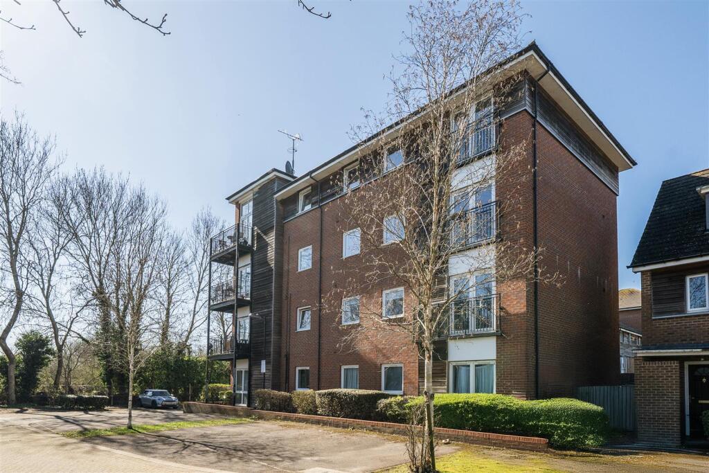 Main image of property: Meadow Way, Caversham, Reading