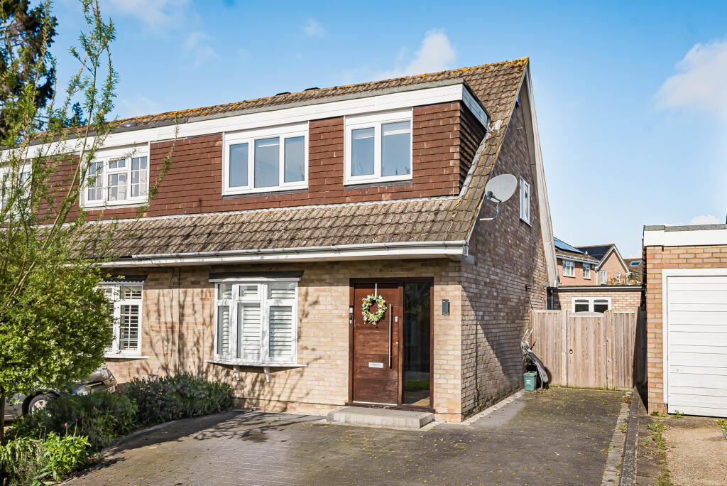 Main image of property: Alzey Gardens, Harpenden, Hertfordshire, AL5