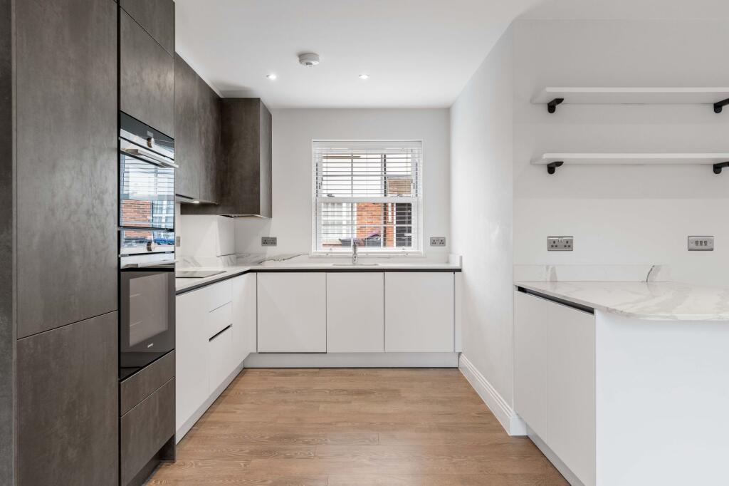 House in East Hertfordshire, Hockerill, Bishop's Stortford - View 3
