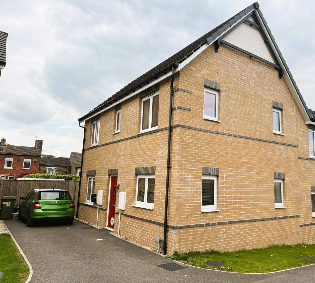 Main image of property: 58 Turnstone Way, Crosland Moor, Huddersfield HD4 5FA