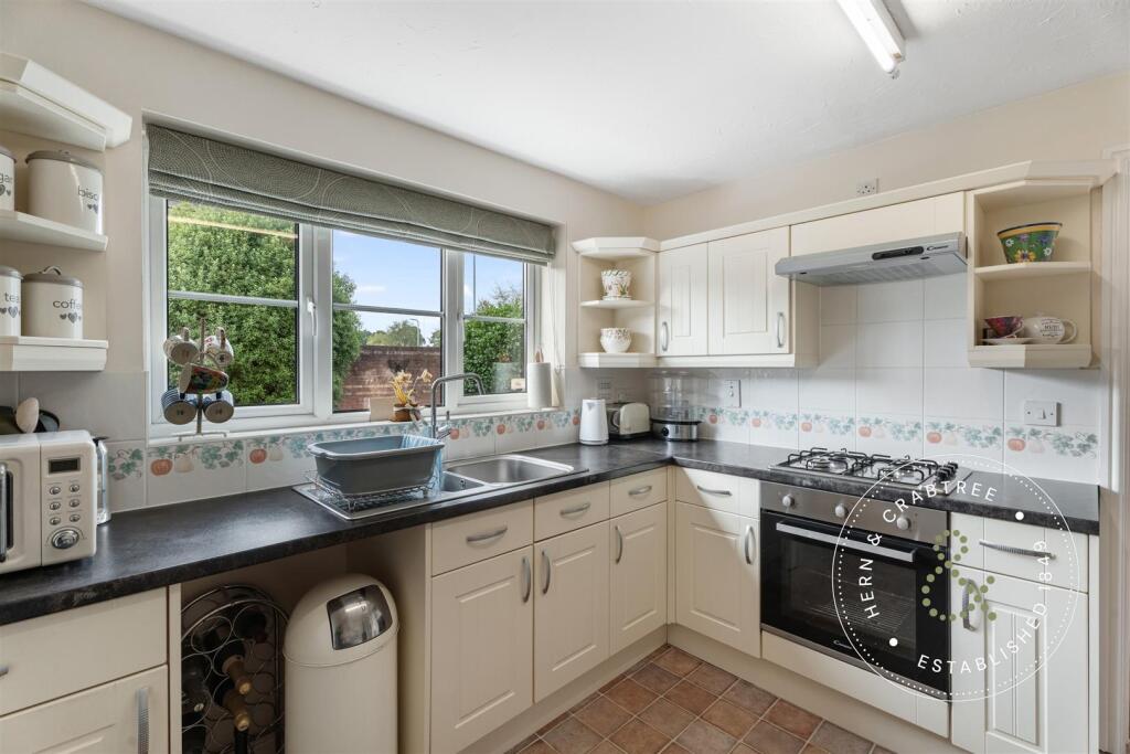 House in Cardiff, Caerau - View 5
