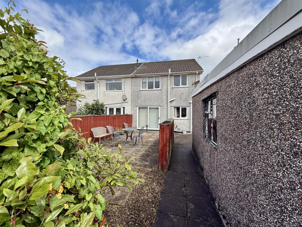 Cefndon Terrace, Hirwaun, Aberdare photo 2