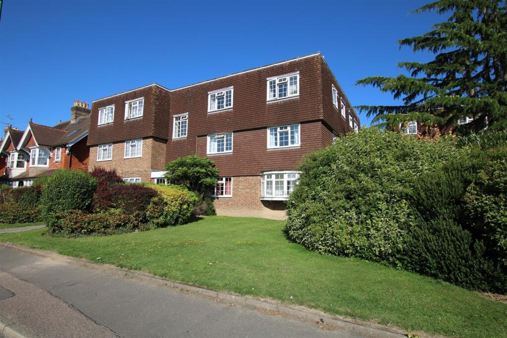Main image of property: Chiltern Court, Horsham, West Sussex