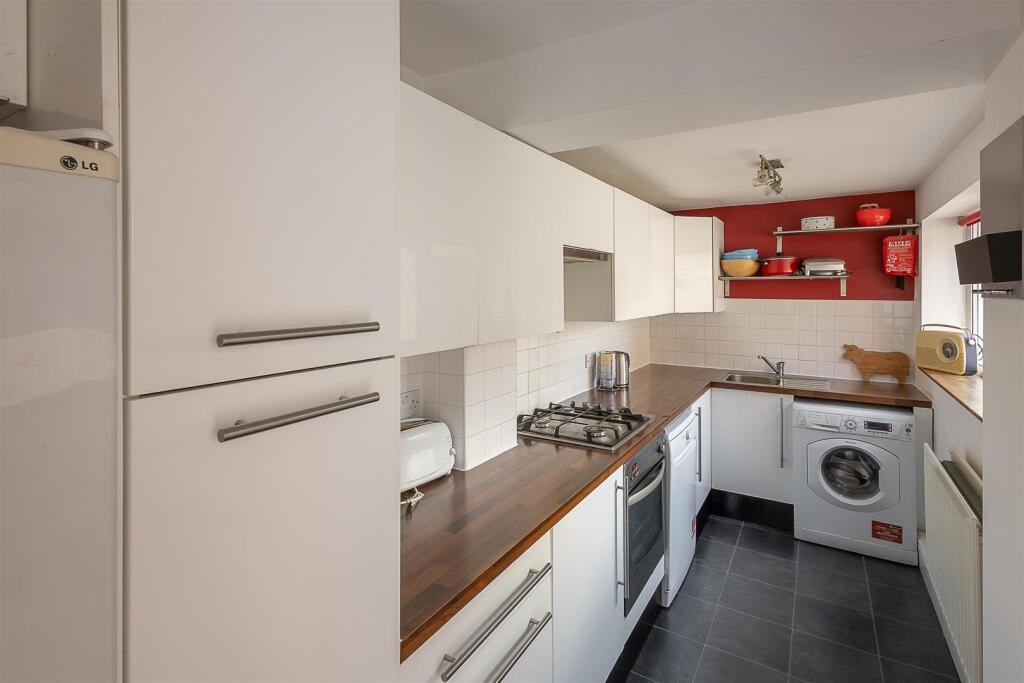 House in Newcastle upon Tyne - View 4