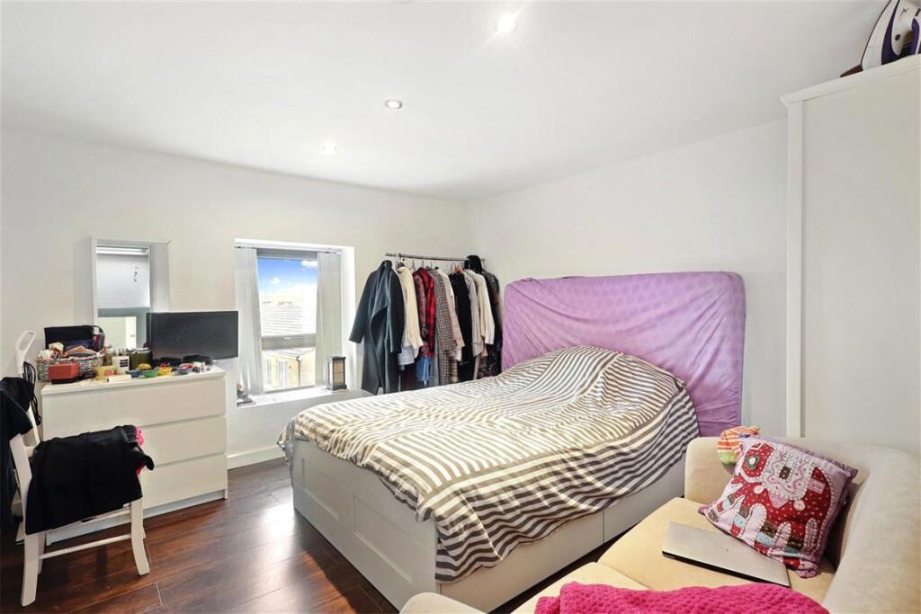 Apartment in London - View 3