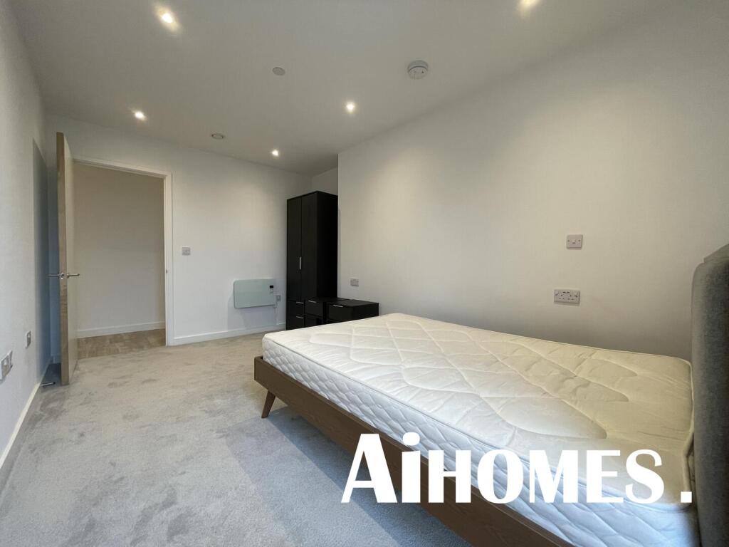 Apartment in Manchester, City Centre - View 5