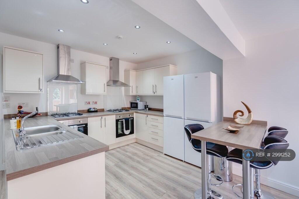 House in Sandwell, West Midlands - View 4