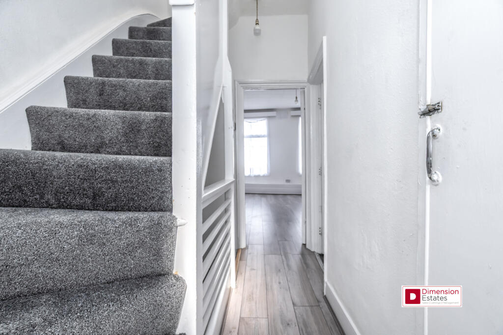 2 bedroom maisonette for rent