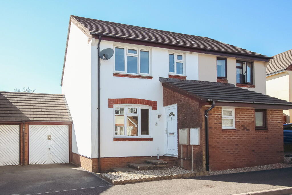 Main image of property: Soloman Drive,Bideford,EX39 5XY