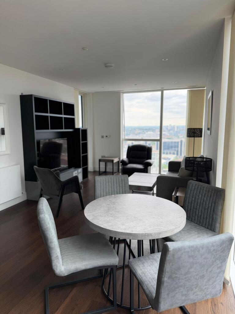 Apartment in London - View 5