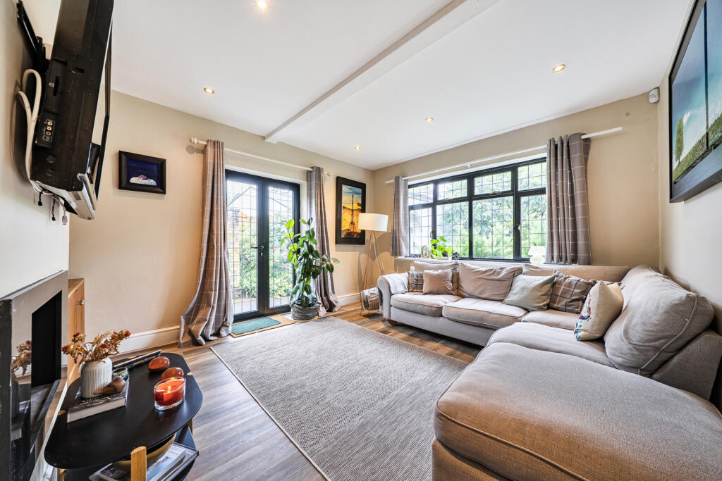 House in Sevenoaks, Halstead - More