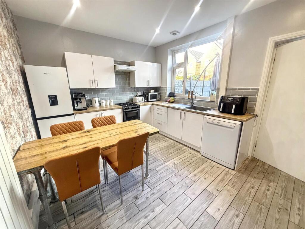 House in Preston - View 5