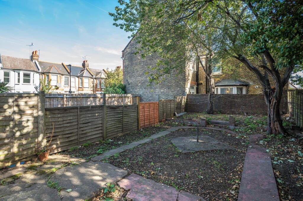 2 bedroom ground floor flat for rent