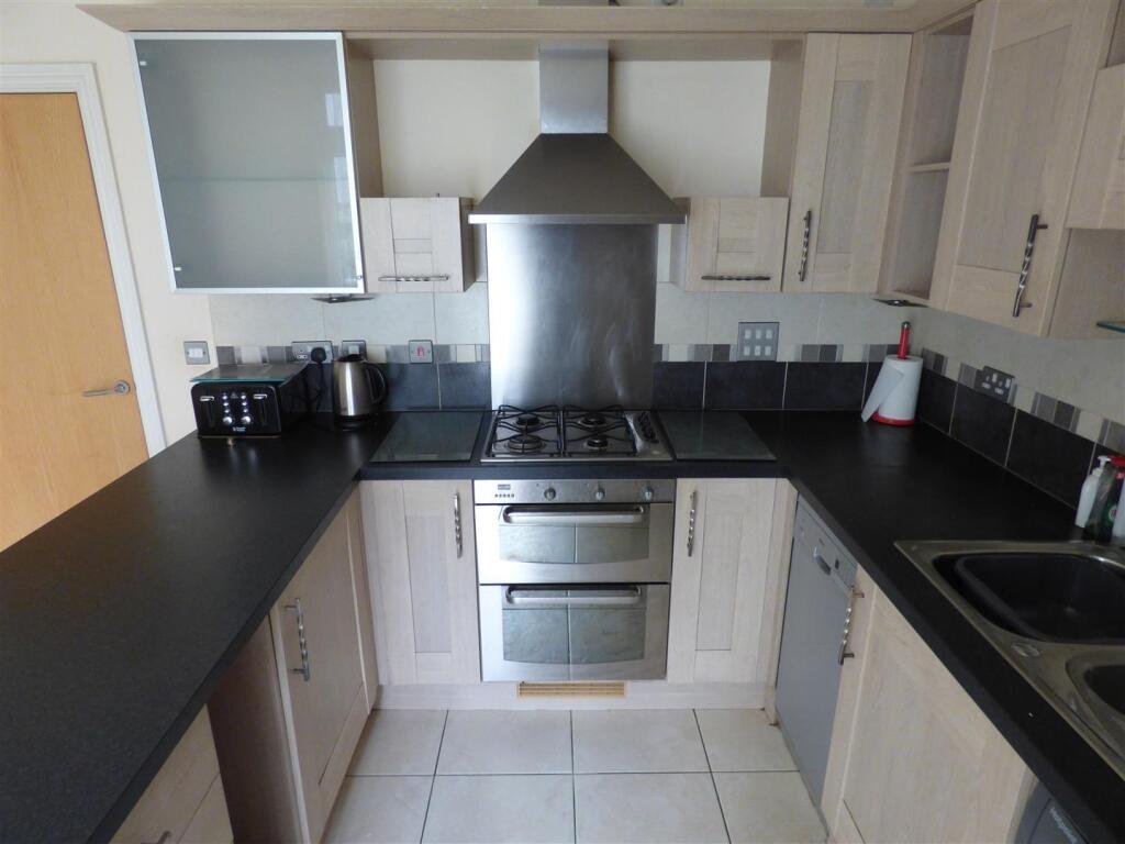 Main image of property: Woodford Road, Leicester, LE2 7AQ