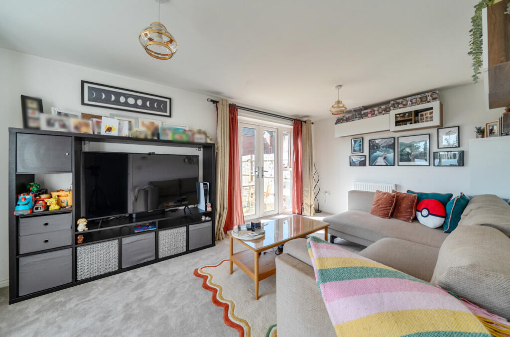 14 Shipridge Drive, Spencers Wood, Reading photo 4