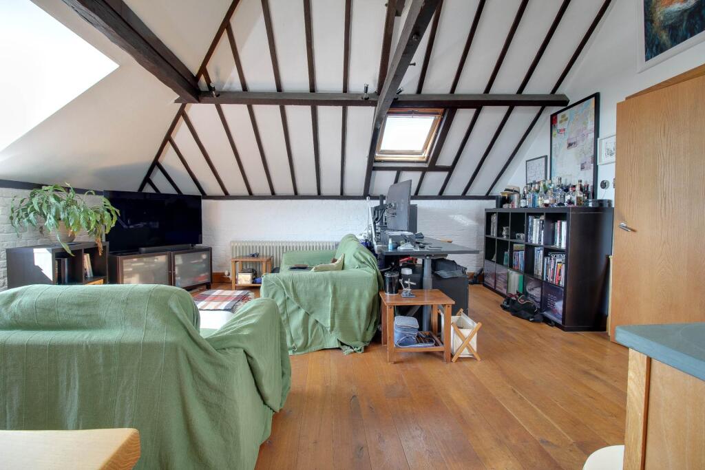 Apartment in Brighton - View 4