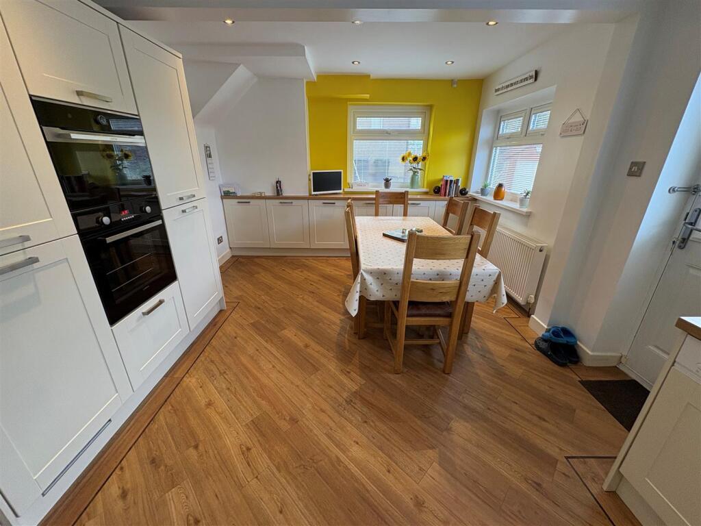 Additional image 8 of Oakleigh Avenue, Clayton, Bradford