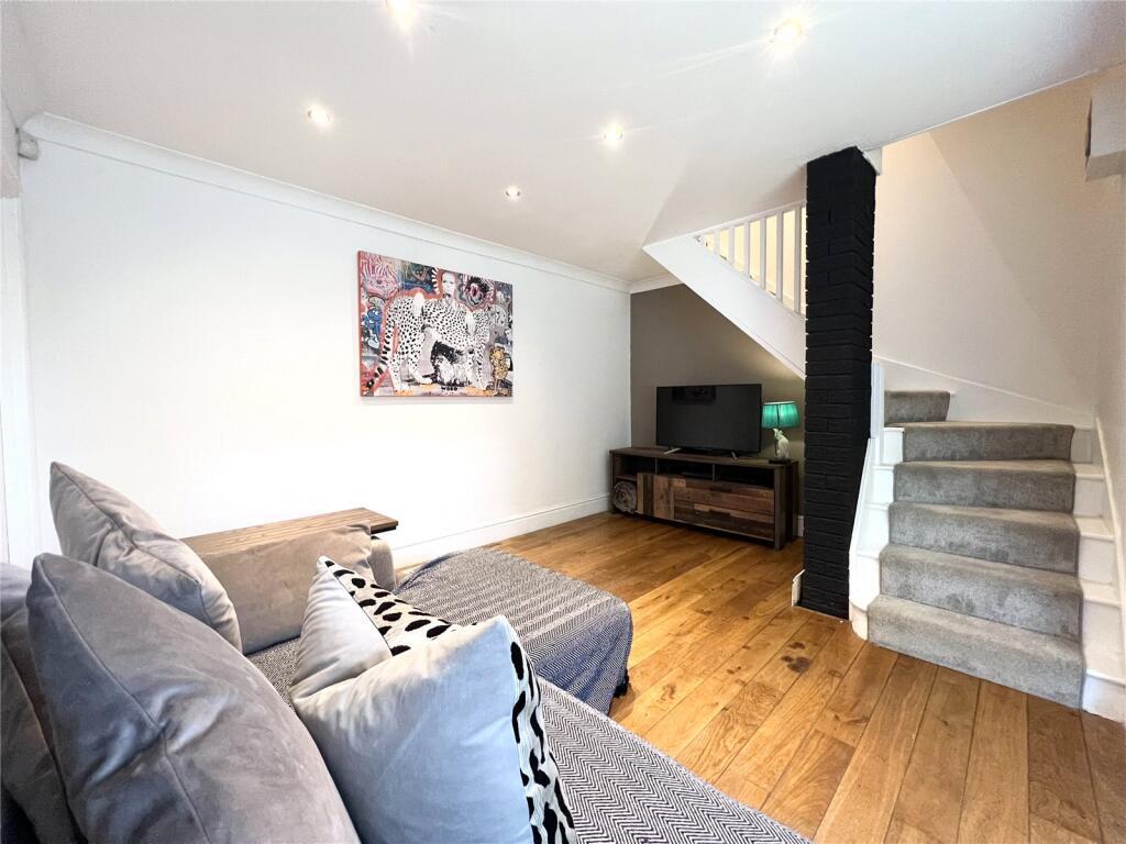 House in Swindon, West Swindon - View 2