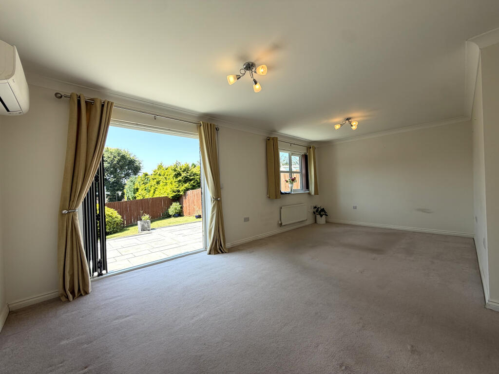 House in Treharris - View 2