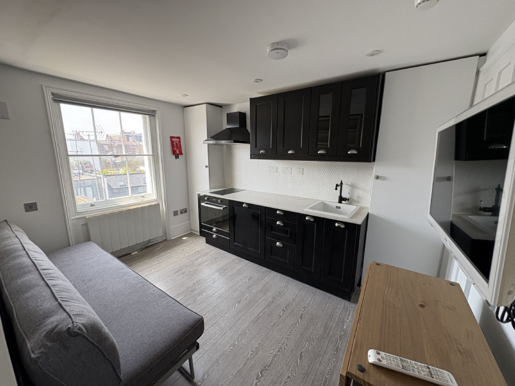 Studio flat for rent