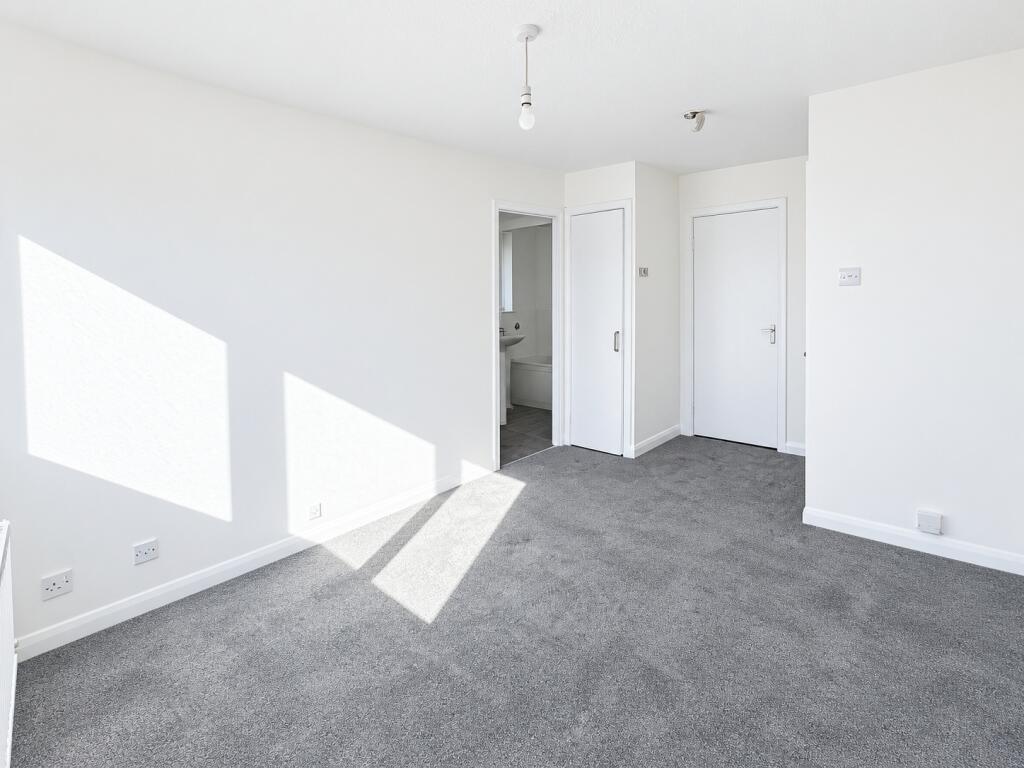 Apartment in East Hampshire, Alton - View 4