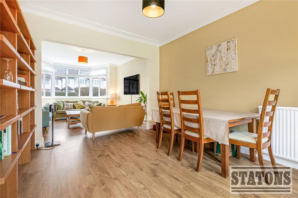 Mayfield Avenue, North Finchley, London, N12 photo 4