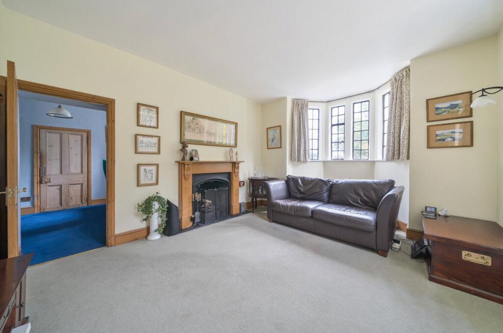 House in Teignbridge, Powderham - More