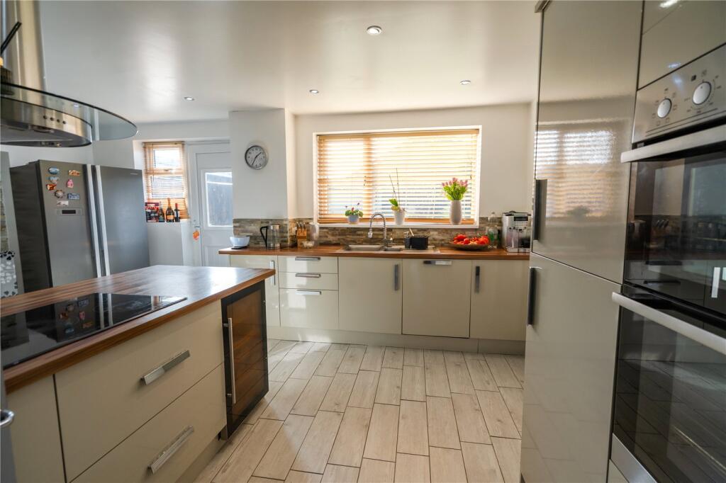 Crosland Road, Grimsby, Lincolnshire, DN37 photo 2