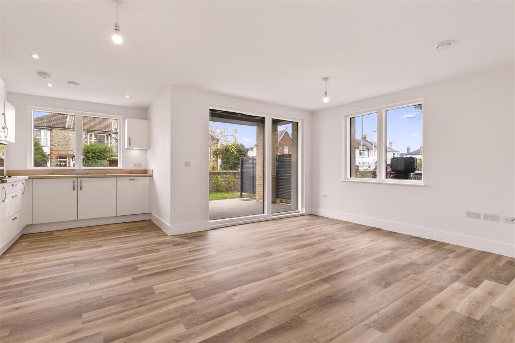 House in Worthing, West Sussex - View 4