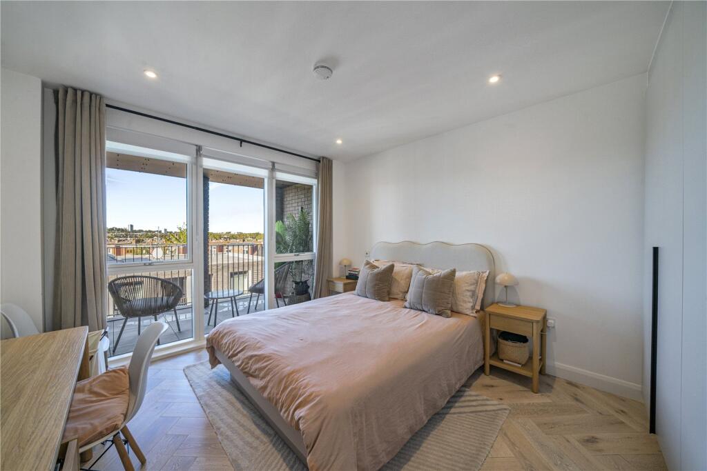 Apartment in London - View 3